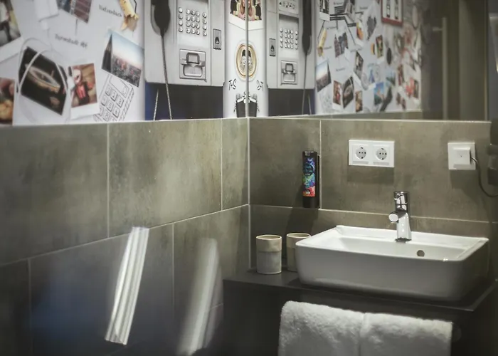 - The Niu, Coin Frankfurt Ostend By Ihg