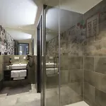 - The Niu, Coin Frankfurt Ostend By Ihg